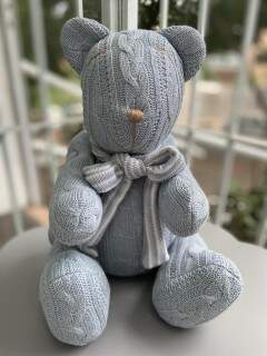 Urso Tricot G Trança Azul